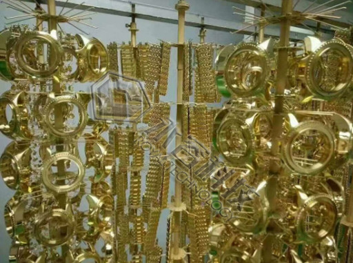 آلة طلاء الفراغ من سبائك التيتانيوم على الساعات والمجوهرات