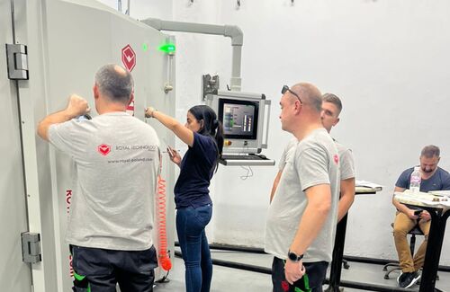 أخبار الشركة الأخيرة عن تحسين كفاءة الطلاء وجودة الغشاء باستخدام طبقات التبخر الحراري من Royal Technology